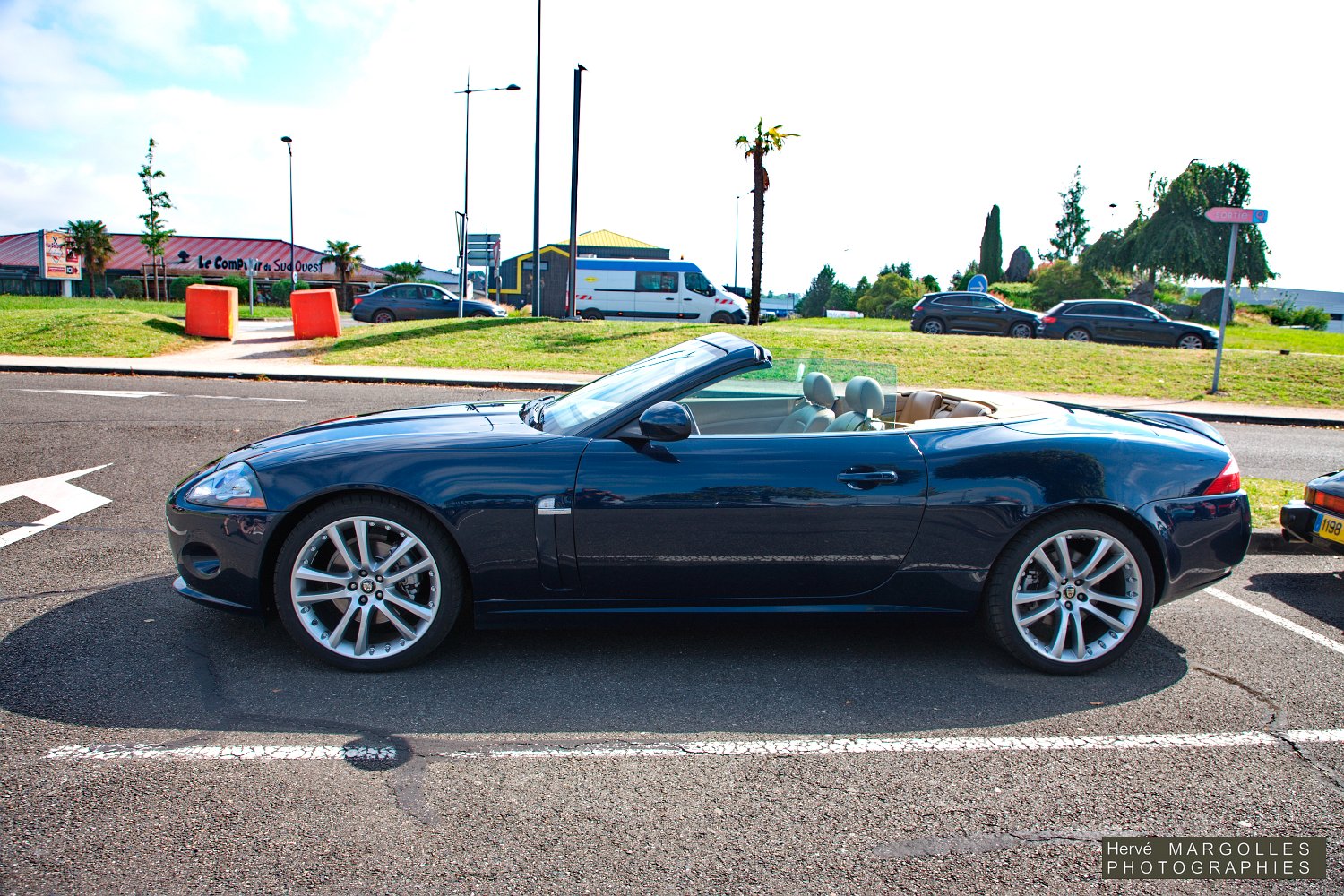 Jaguar XF-01.jpg